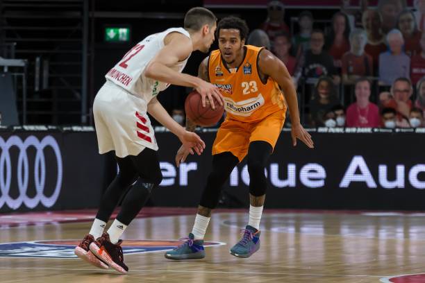 虽然张明池 虽然张明池