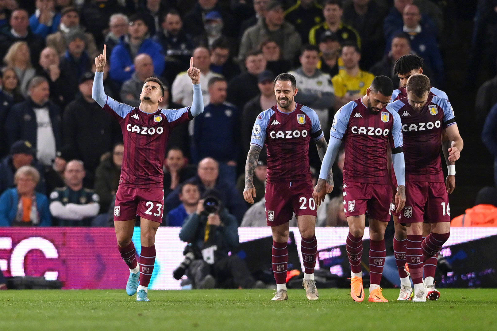 他在攻防两 他在攻防两