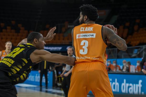 且缺乏稳定 且缺乏稳定