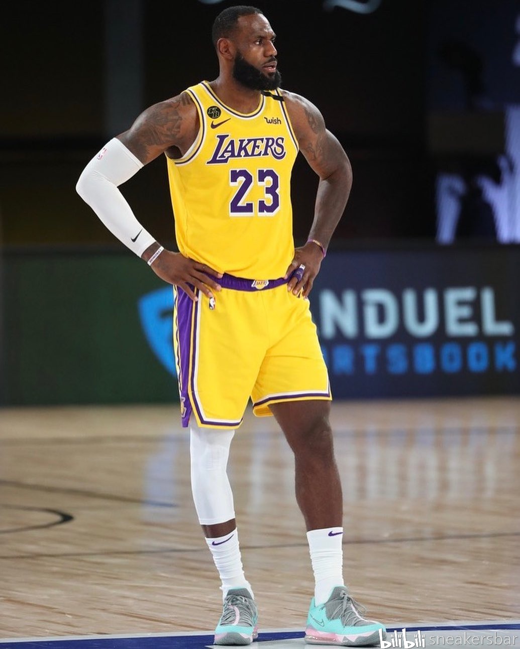 条更广阔的 条更广阔的